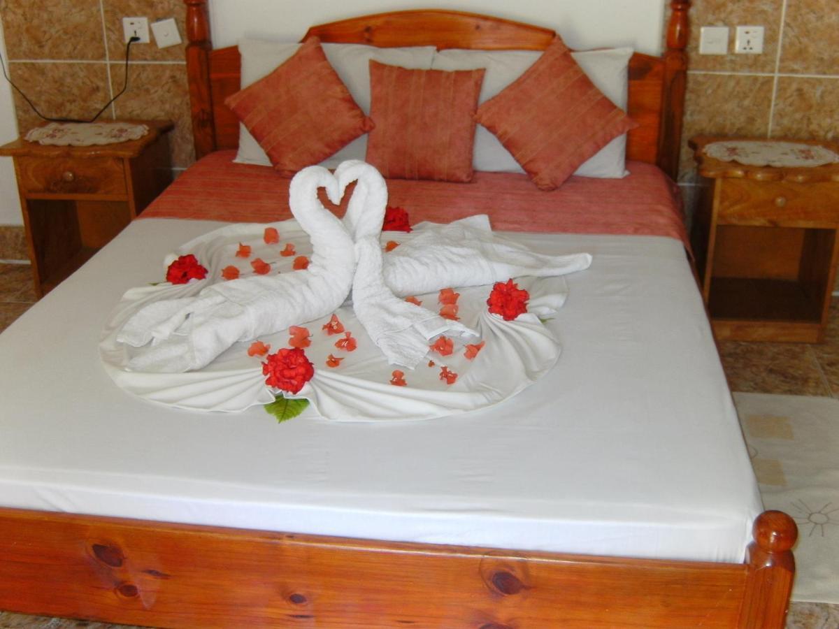 Rising Sun Guesthouse La Digue Quarto foto